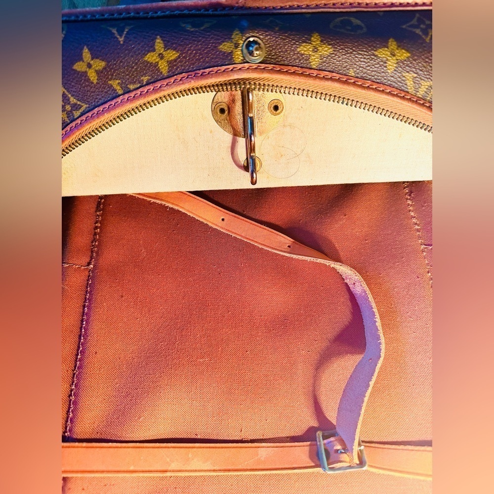 LOUIS VUITTON 1960s Vintage Suitcase Bag  | Great for Dresses & Suits 🤩🎁​ - Picture 4 of 15
